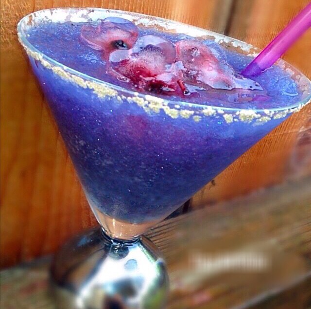 7 Galaxy Inspired Cocktail Recipes💜💙