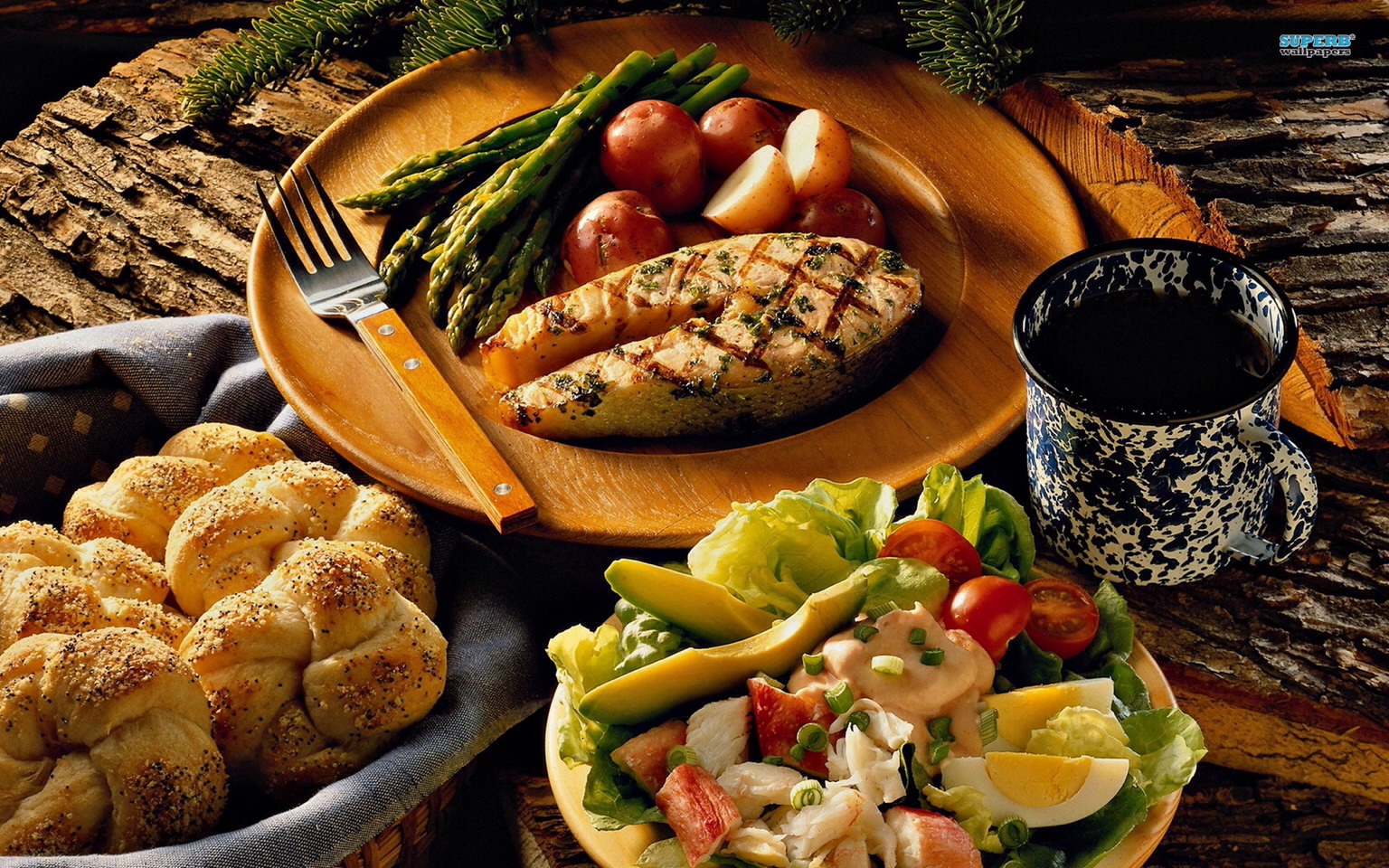 Avoid heavy meals when its late.Your body isn't meant to be digesting while you sleep, so a big meal too close to bedtime may keep you up at night. Protein is especially hard to digest, so if you have to eat late, opt for lighter fare.
