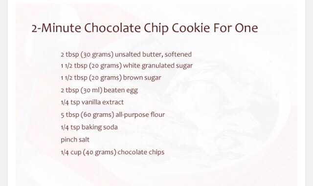 2 Minute Chocolate Chip Cookie !!!