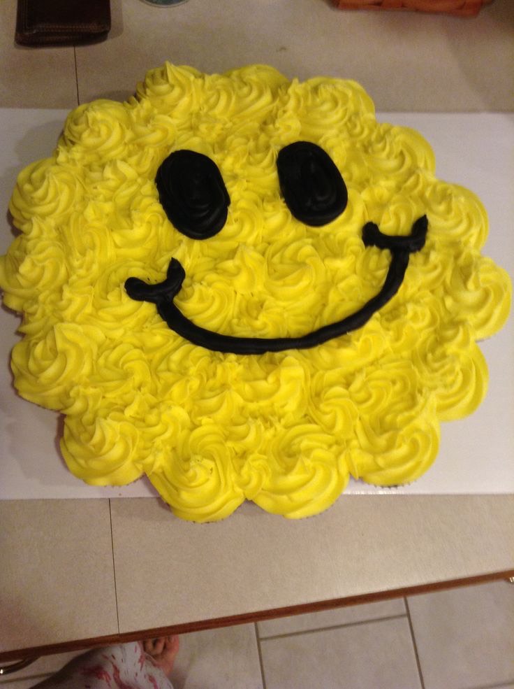Rosie smile face cake 