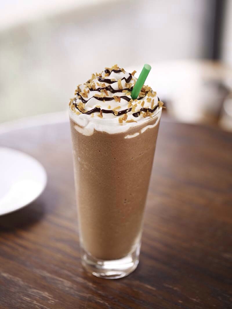 ☕️Instructions
•
1) Blend 1st 5 ingredients until smooth•••••••••••••••••••••••••••••
•
2) Top with whip cream if desired (Grand size