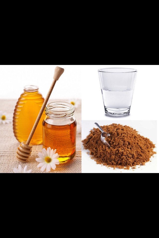 Mix honey and brown sugar for a great lip scrub! Exfoliate your lips with this DIY trick instead of spending ridiculous amounts on bought ones!👄