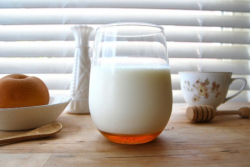 3: pour in some coconut milk , then add 3 spoons of honey 😃