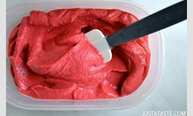 Make Your Own Strawberry Ice Cream 🍧🍦