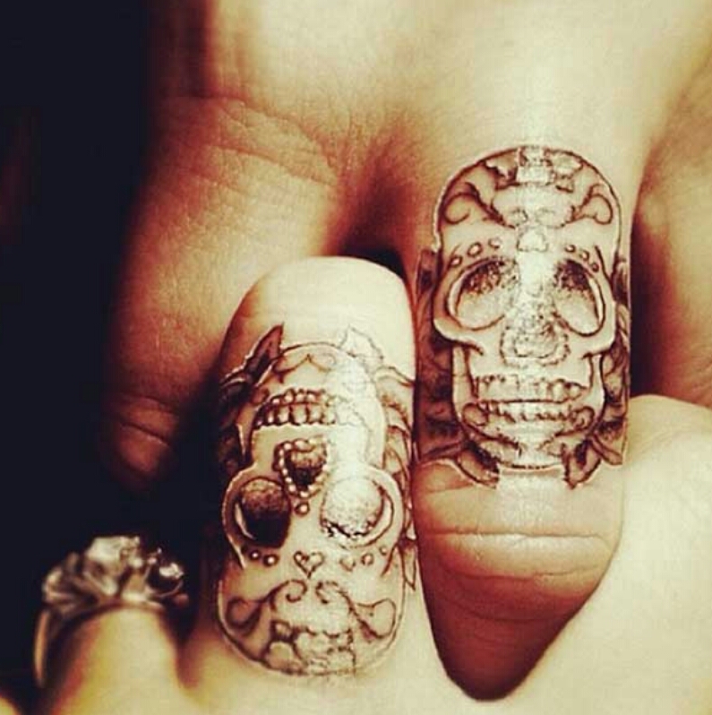   Beautiful Dainty Finger Tattoos For Women!
