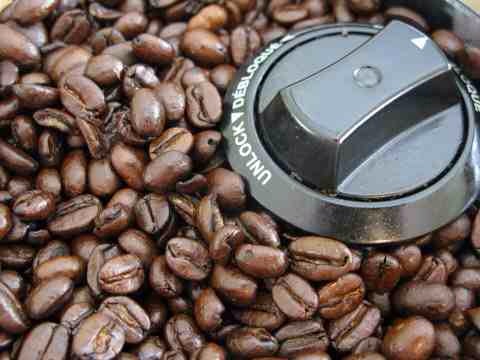 Since I don’t own an espresso machine, I went to Costco and bought a bag of Starbucks Pike Place roast to best mimic the Frappuccino recipe. Brewed strongly, I think these beans did the trick.