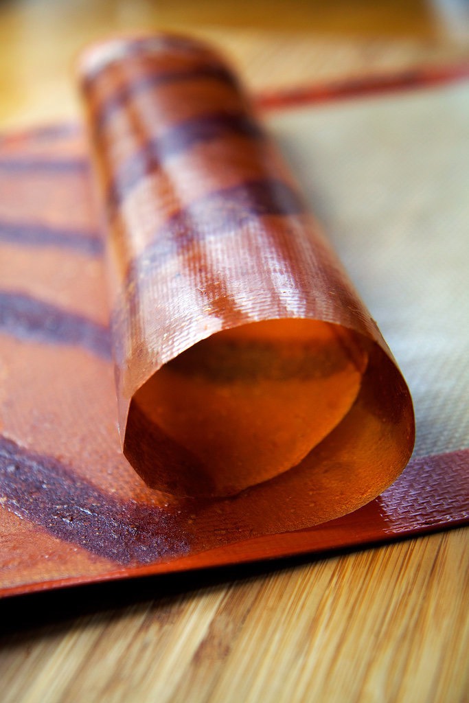 Striped Apple Cinnamon fruit leather 
This snack couldn't be easier. All you need is applesauce from the jar and cinnamon. One serving is just 18 calories.