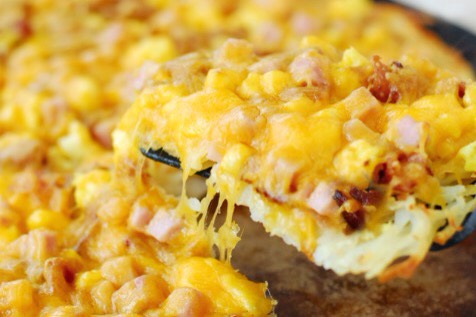 Breakfast pizza with hash brown crust