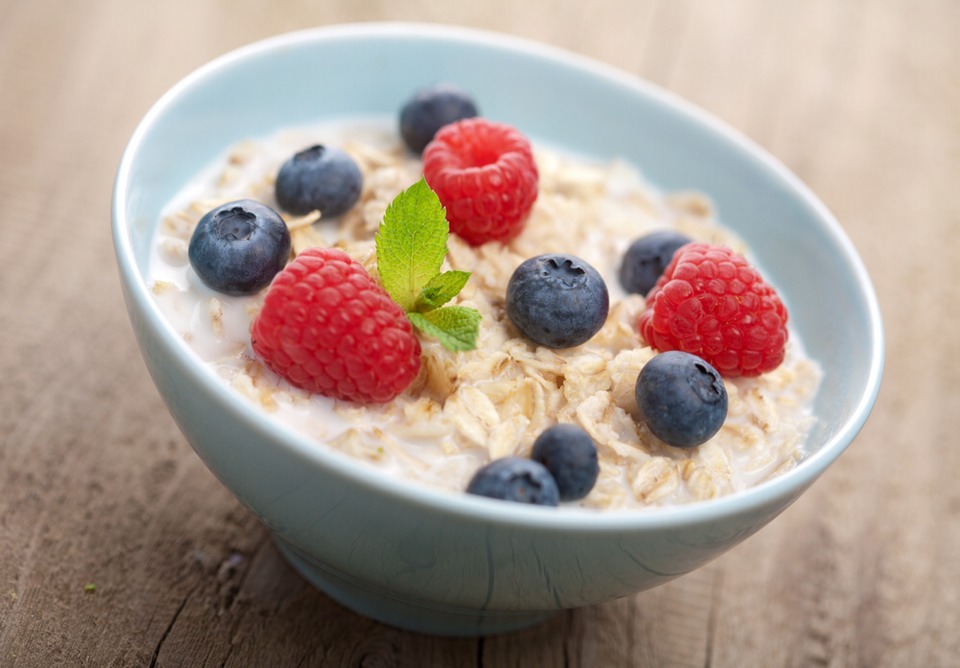 2...Cereal π―
There are many different cereals on the markets which can be either healthy or not healthy. Some which are healthy include: porridge, Special K, weetabix and shredded wheat!
The benefits of eating cereal are that Cereal is typically a low-fat, nutrient-dense food. π