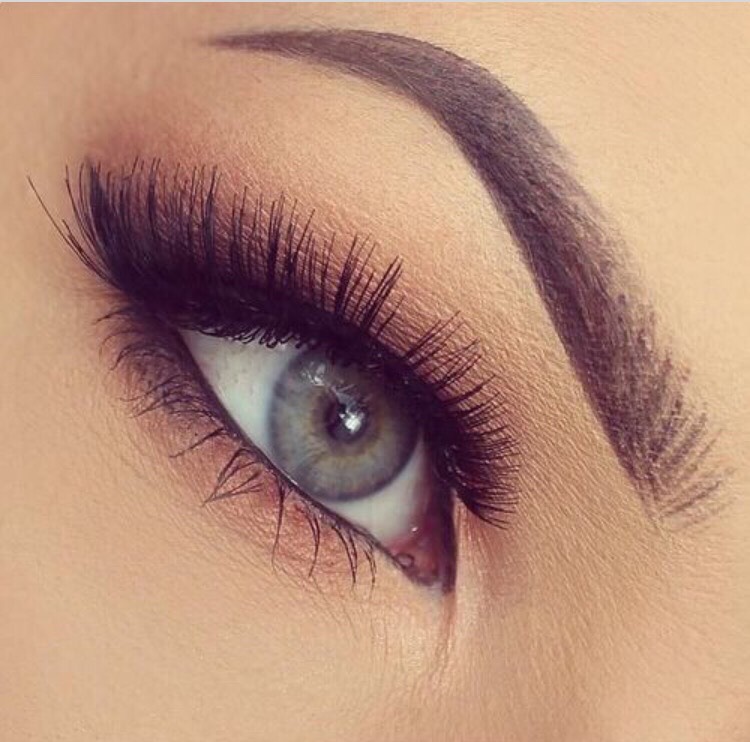 Vaseline can be used to remove the eyelash glue from false eyelashes and make them much easier to take off.