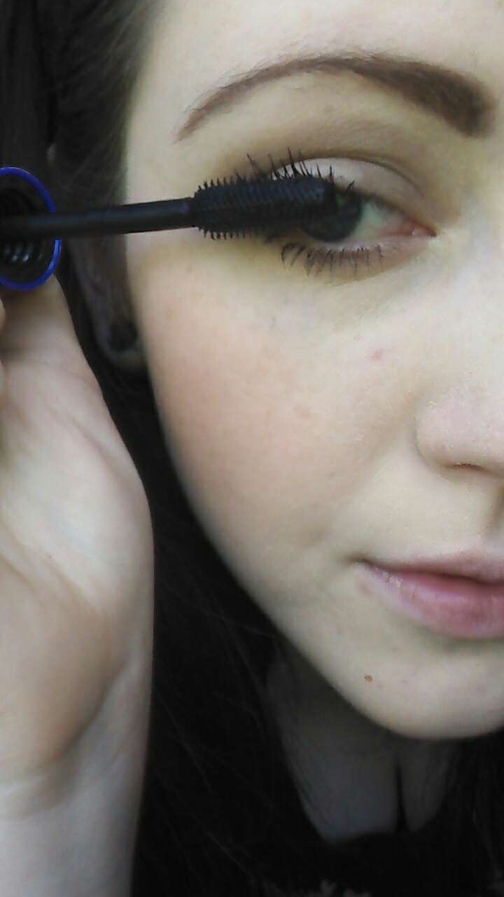 Apply #black (or brown if black is too harsh for you) mascara on your upper #eyelashes and lower eyelashes if desired. Wait for lashes to dry. 