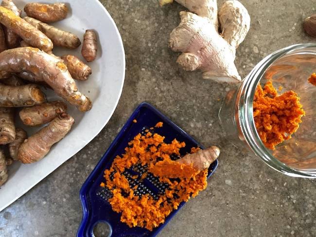 A tablespoon of grated tumeric