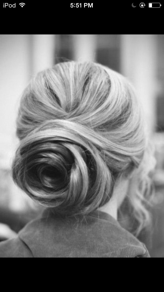 33 Romantic Hair Styles For Valentines Day💕