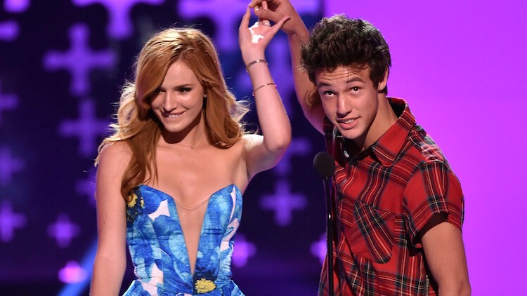 He presented the Teen Choice Award for Style Icon alongside Bella Thorne at the TCAs in 2014