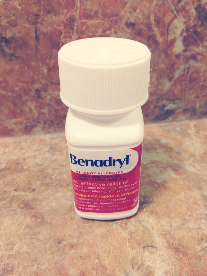 2. Benadryl (diphenhydramine 25mg) is a non-addictive antihistamine that can be used as a sleep aid. Brands such as 'Zzzquil' use diphenhydramine 25 mg, but Benadryl is cheaper! (OTC in any pharmacy)