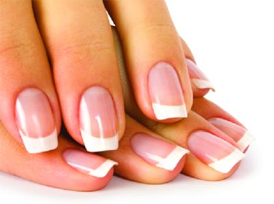  Lavender oil & Tea tree oil
A combination of lavender oil and tea tree oil not only avoids nail damage but also helps prevent nail breakage. Follow this natural Nail Growth treatment by diluting the mixture in water and then soaking the nails in the solution for 5 minutes.