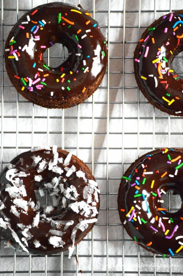 BAKED DOUBLE CHOCOLATE DONUTS 