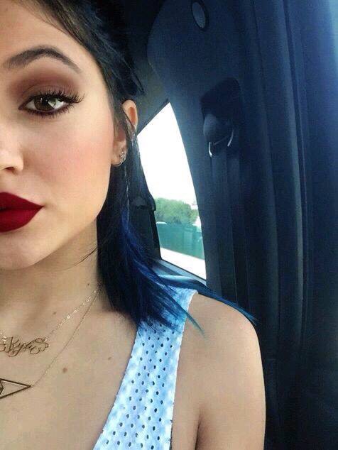 Beautiful Makeup And Lip Color 😍