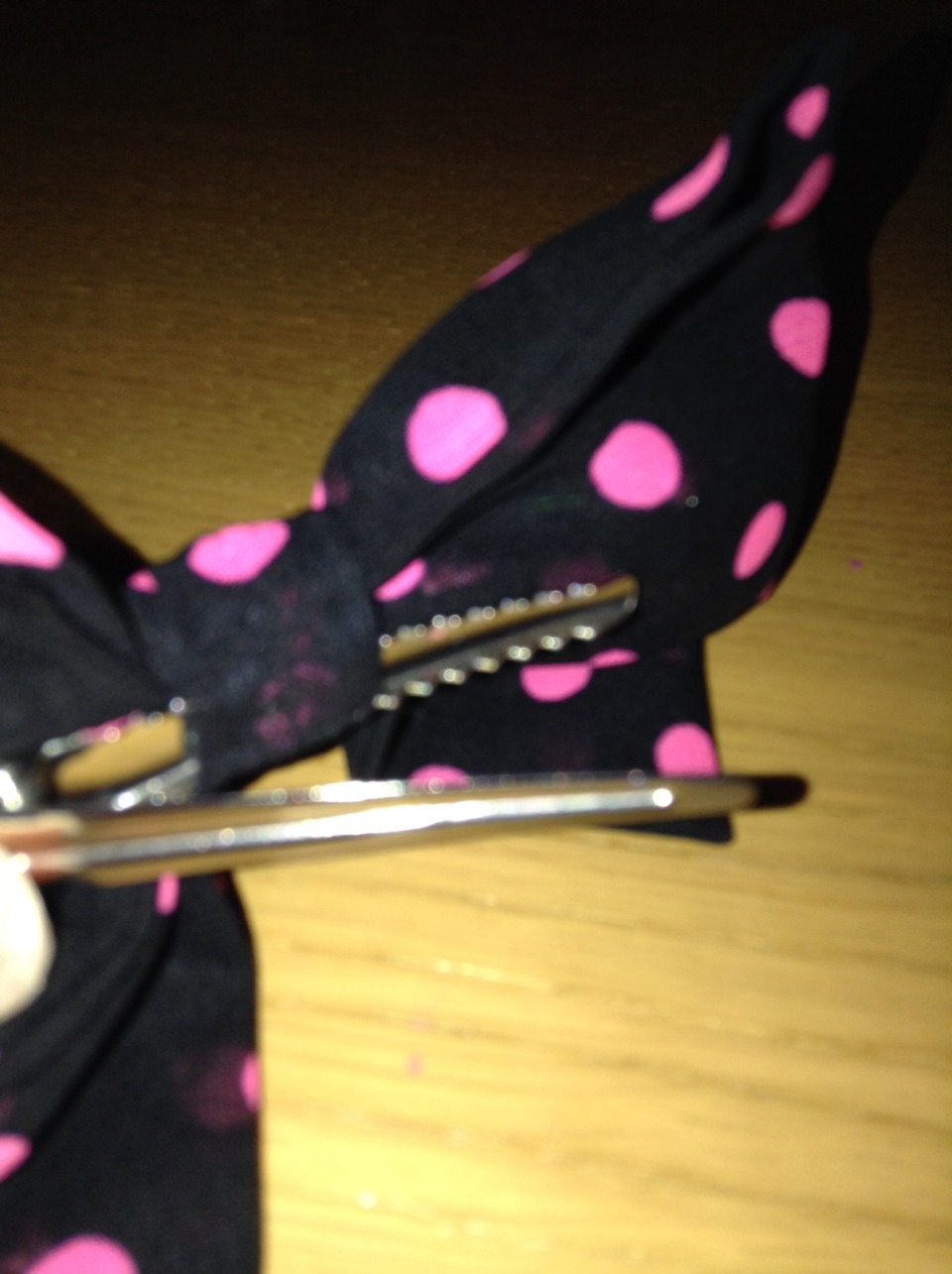How To Apply A Hair Clip