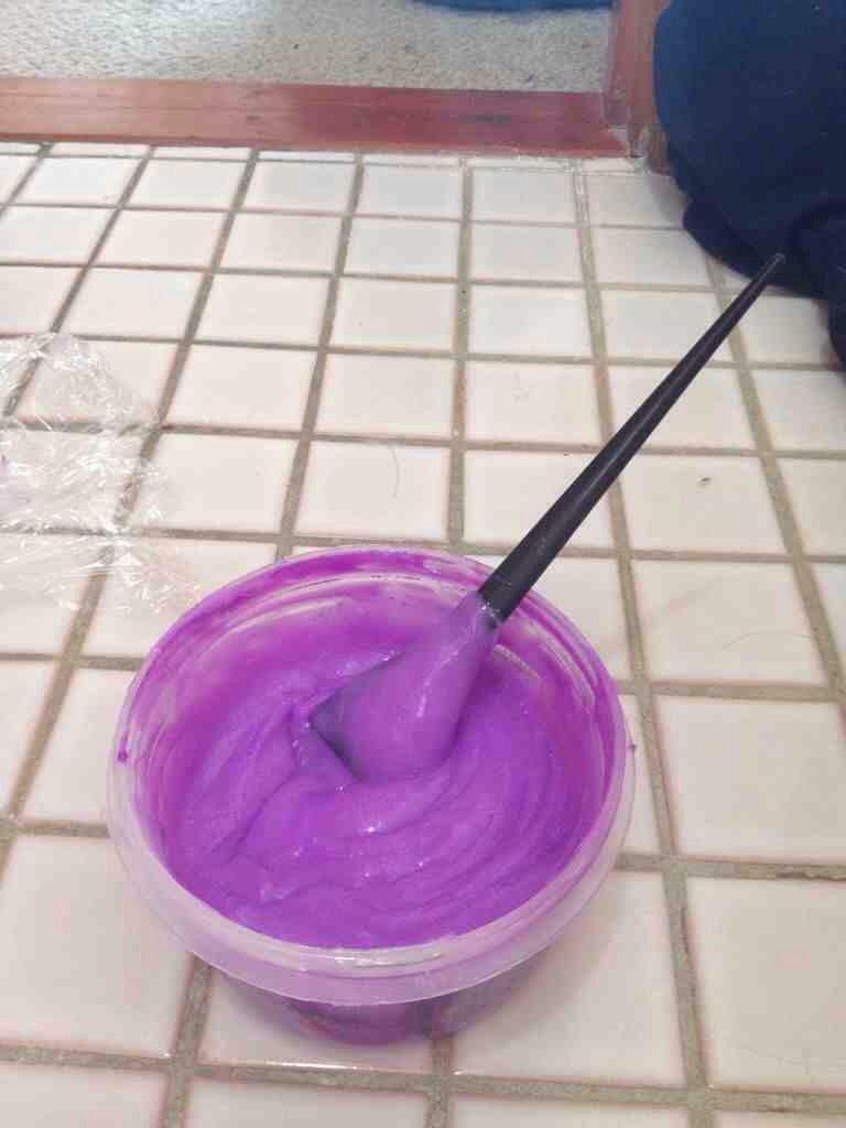 Prepare the mixture:

•Turn on the water and let it get warm 
{Some people use boiling water}
 
•Fill the cup 3/4 with warm water

•Take your koolaid packet(s) and pour them into the cup

•Stir