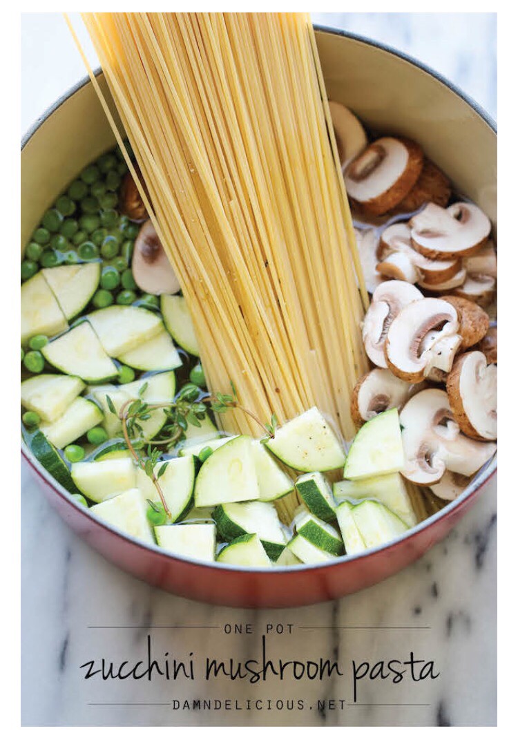 One Pot Zucchini Mushroom Pasta!!