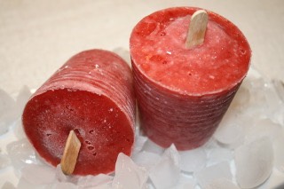 Strawberry Popsicles 

http://www.food.com/recipe/strawberry-popsicle-375304
