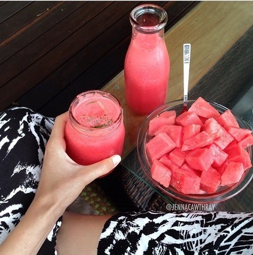SUNRISE SUNSET
This smootie is refreshing,satisfy sugar cravings and give a lot of energy!