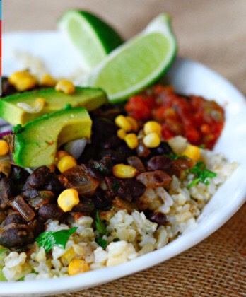 Fresh & healthy black bean burrito bowls 
