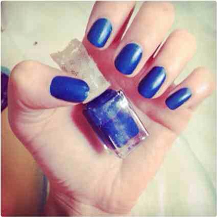 5. Custom Color Nail Polish

Creating your own custom nail polish can save you from having to pay retail prices, and allows you to have control over the color that you just can’t get from pre-made polishes. A unique way of using clear polish mixed with eye shadow for just the right color you want.