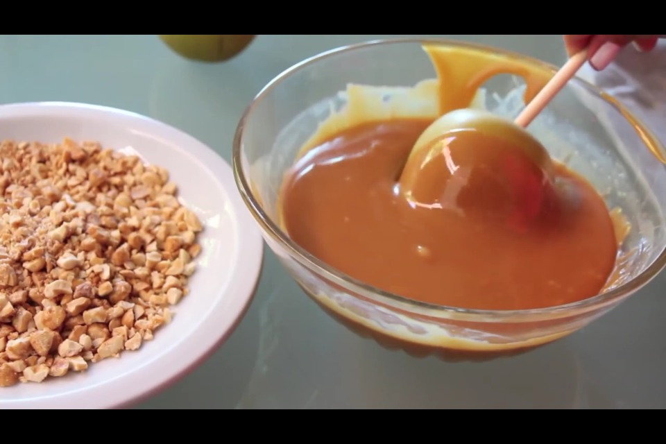 Candy/Chocolate/Caramel Apples! 🍎🍫