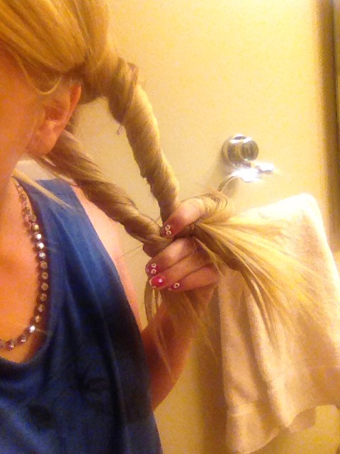 Then, twist both sections inwards 💗