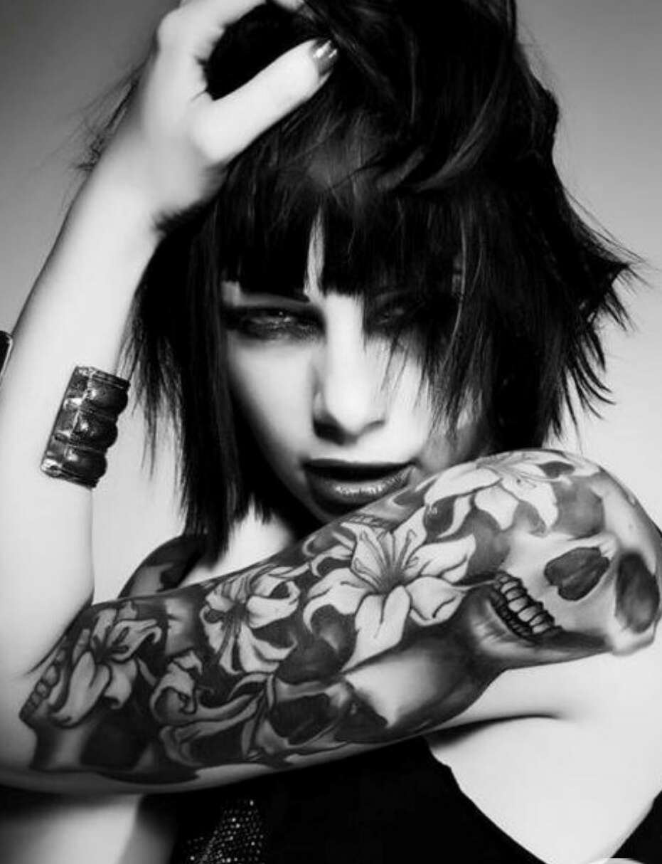 Beautiful Skull Tattoos For Women!
