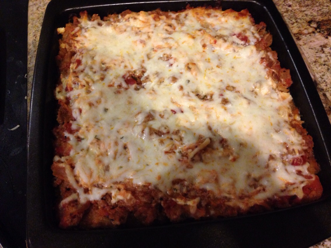 I made this spaghetti squash lasagna with turkey sausage it was yumsville 