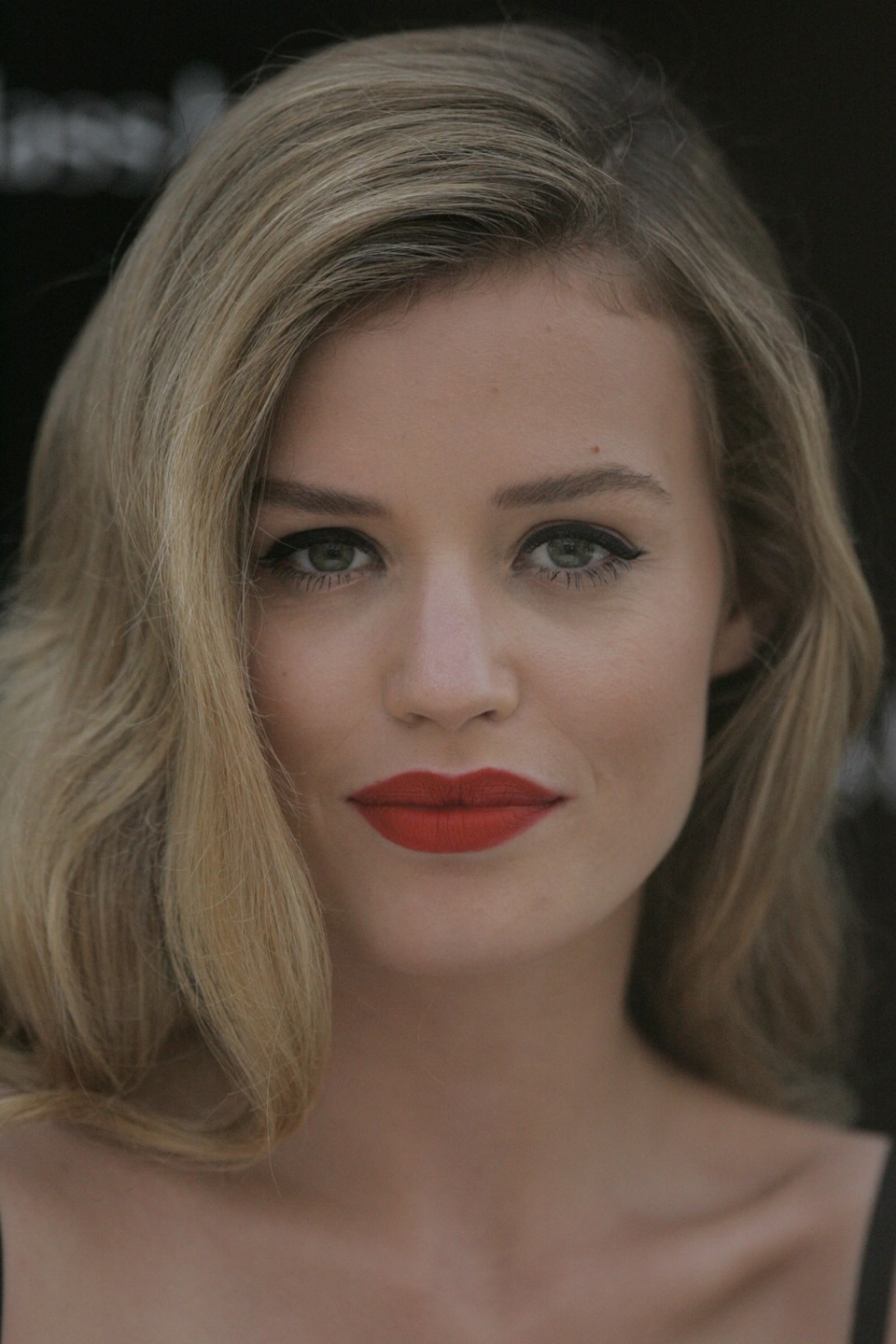 2.LONGER LASH SECRET: Georgia May Jagger says to keep your mascara for a long time. The mascara thickens over time and therefore does a better job.