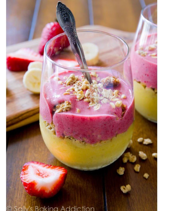 Strawberry Mango Breakfast Smoothie. So Refreshing :)