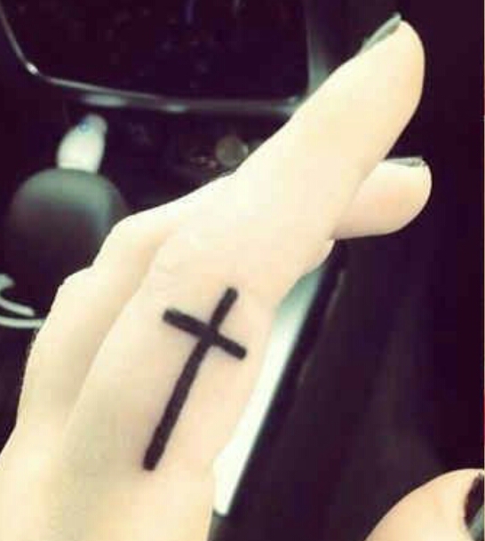   Beautiful Dainty Finger Tattoos For Women!