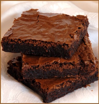 4: VANILLA
  Don't forget your vanilla, this takes the bitterness out of the cocoa.
5: CHOCOLATE CHIPS
Go for dark and/or white chocolate chips. Avoid milk chocolate chips as they tend to just blend in with the brownie, or they can ever have a sour taste if they don't match the flavour. 