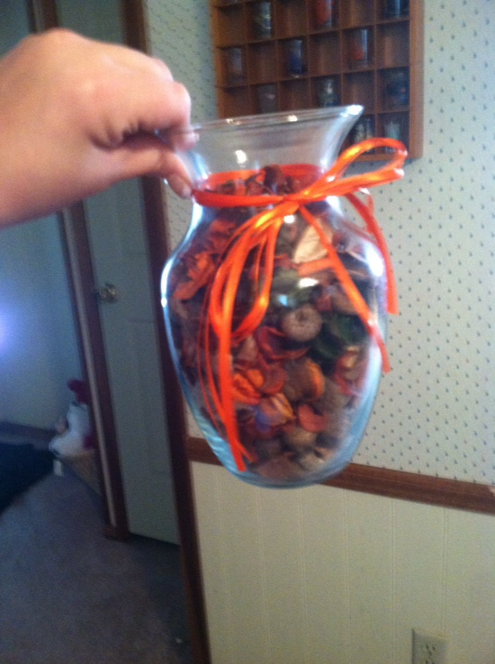 :)holiday Decor. Change Ribbon Colors For Diff Holidays 