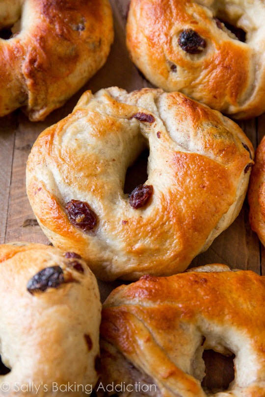 Homemade Cinnamon Raisin Bagels - These Look SO Yummy!