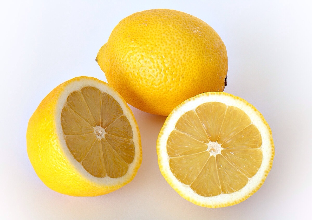 Baking Soda And Lemon Make Your Teeth Cleaner 