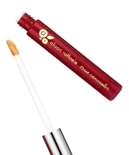 Why it's great: This concealer is popular with  reviewers because they it "goes on smooth and doesn't crease." They also love that it's effective and eco-friendly, as it is made from all-natural ingredients. "You can't beat the coverage! I highly recommend this product," said one reviewer.
