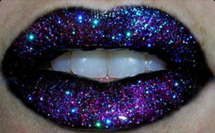 DIY Burlesque Glitter Lips!!
