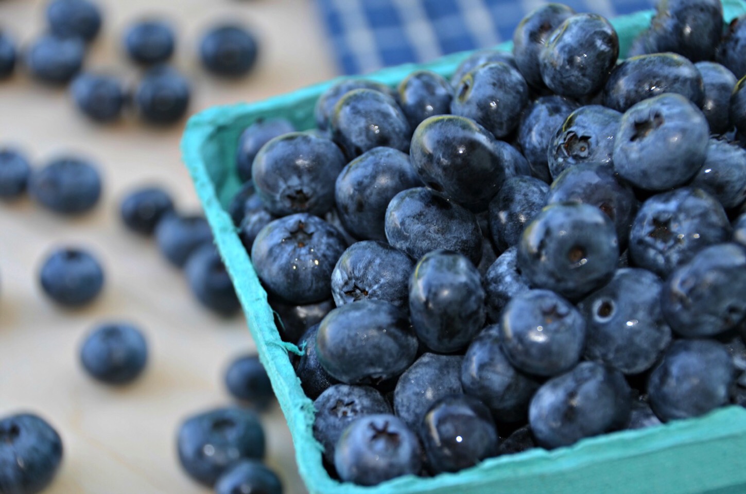 Blueberries: Blueberries are loaded with antioxidants, and they are also low in sugar and great for a healthy, low calorie snack! 