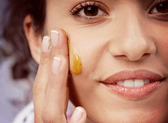 3rd way to get rid of acne: Honey!!! Believe it or not but honey is Probably best for those with sensitive skin. So just dab the honey to the effected area with a q tip. You can keep it on for an hour, 30 minutes, 10 minutes, it all depends on how long you want to keep it on there for. Then wash off