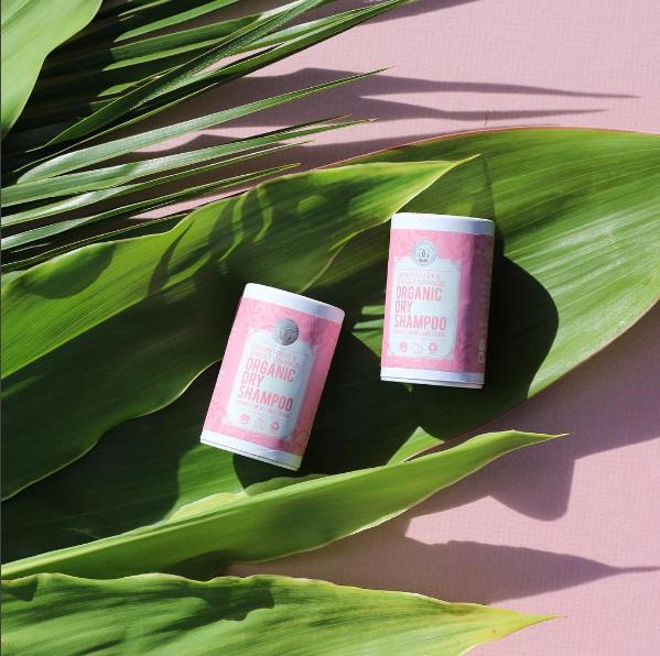 Take your pick! G&G organics comes in the following scents:Lavender and BergamotGrapefruit and Sweet OrangeLavender and Bergamot for dark brown hairGrapefruit and Sweet Orange for dark brown hairThey come in travel size, too!