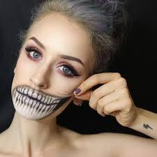 25 Creepy But Cool Halloween Makeup Ideas! #Halloweentip