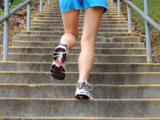What's a sexy beach body without toned legs? Instead of using the elevator or escalator, use the stairs! (Also, if you don't have time for the gym) PLUS this is also a great butt workout!! 💪