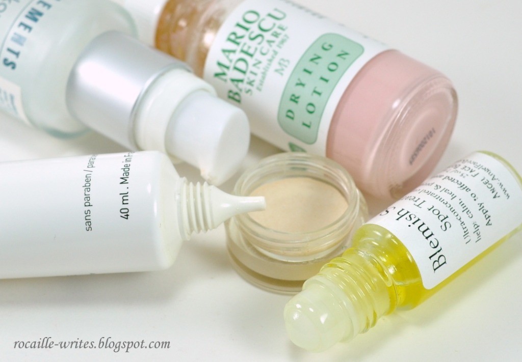 Step 4
Use lactic or glycolic acid as a spot-on treatment. Daniel Kern of Acne.org says that alpha hydroxy acid helps the surface of the pimple dry, peel and slough off. It also reduces inflammation. Start with the 10 percent formulation before using a stronger dose.