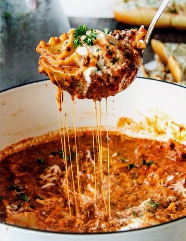 One Pot Lasagna Soup! 