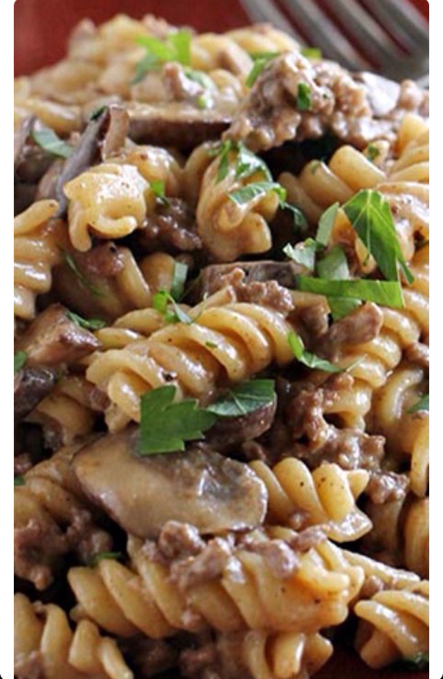 One Pot Ground Beef Stroganoff